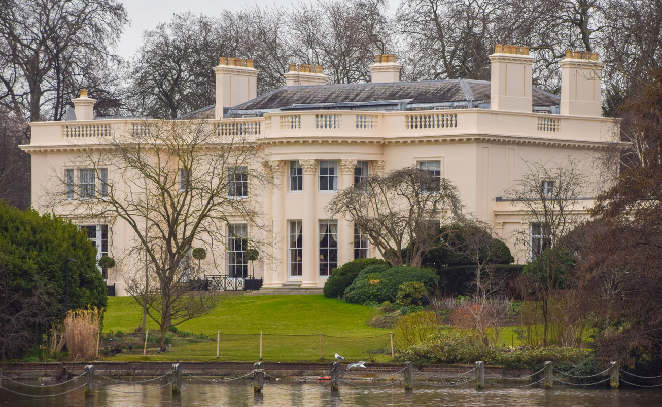The London Property Trends Barometer for 2023 From Mega Discounts on Mega Mansions to the Quirkiest Auctions