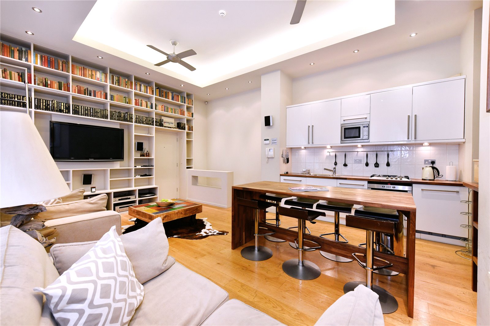 2 Bedroom Flat / Apartment to Rent in Berners Street London W1T