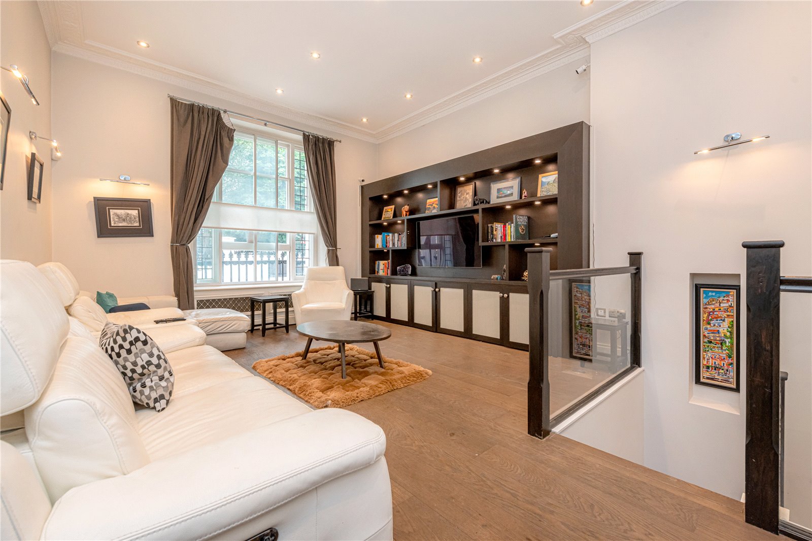 2 Bedroom Flat / Apartment to Rent in Westbourne Crescent London W2