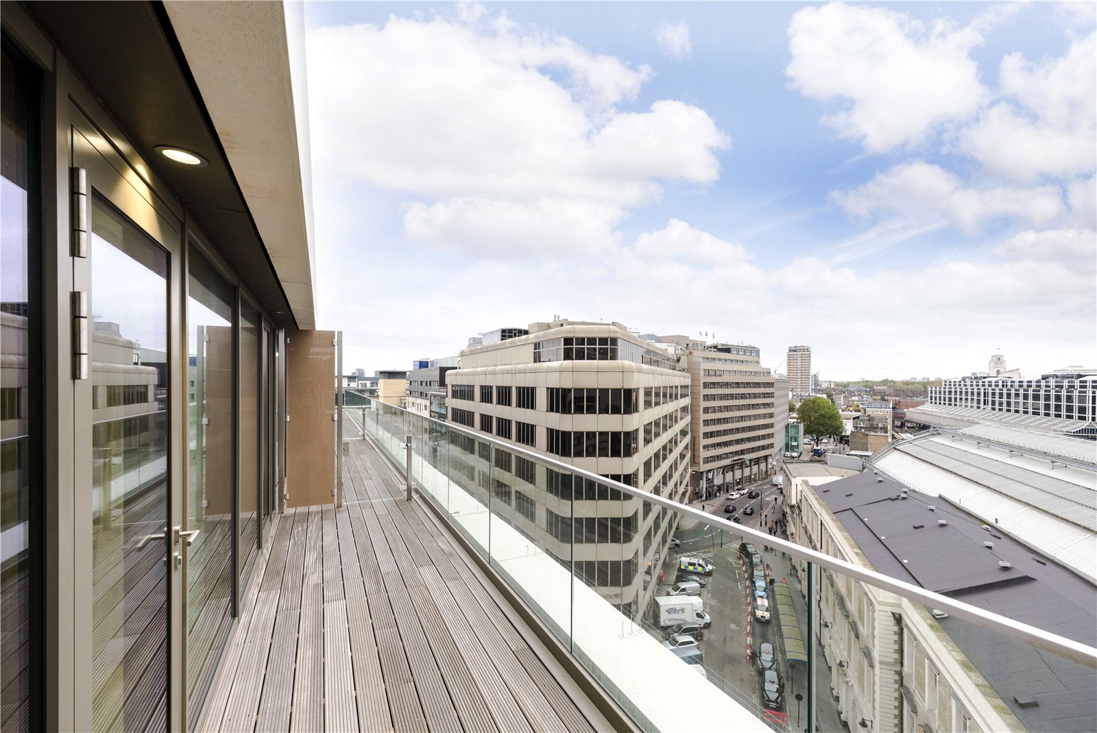 1 Bedroom Flat / Apartment to Rent in Vauxhall Bridge Road Victoria SW1V