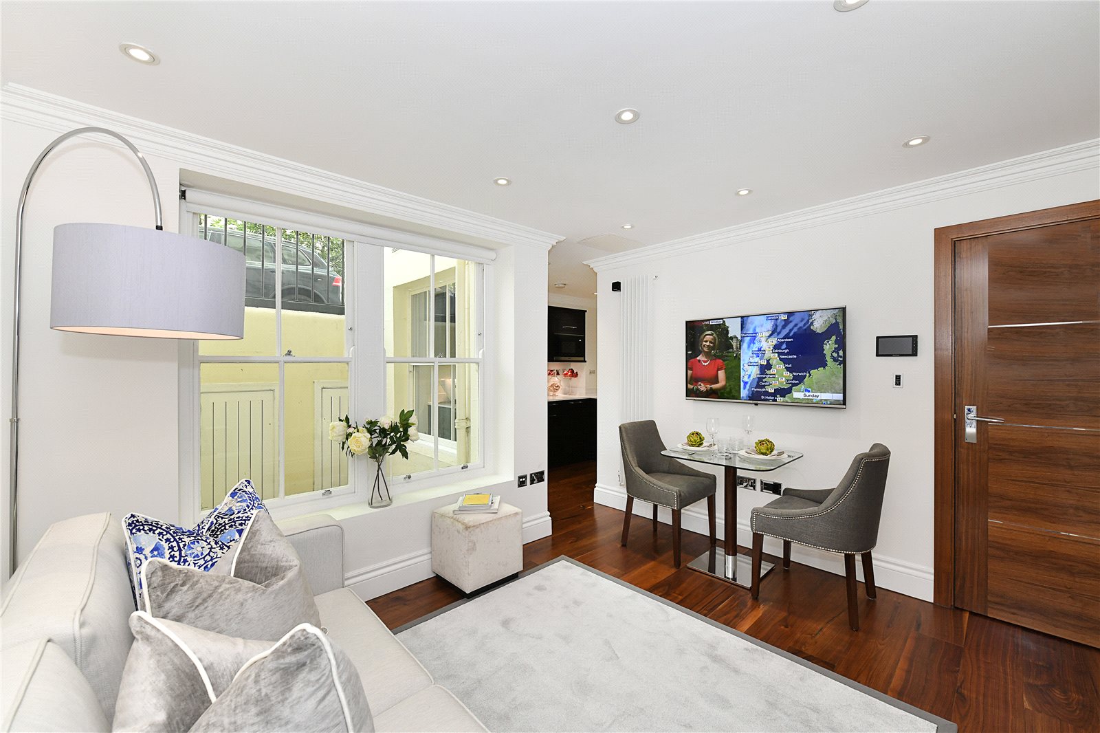 1 Bedroom Flat / Apartment to Rent in Kensington Gardens Square Bayswater W2