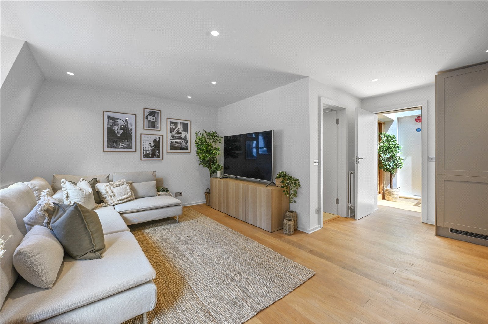 2 Bedroom Flat / Apartment to Rent in Bingham Place London W1U