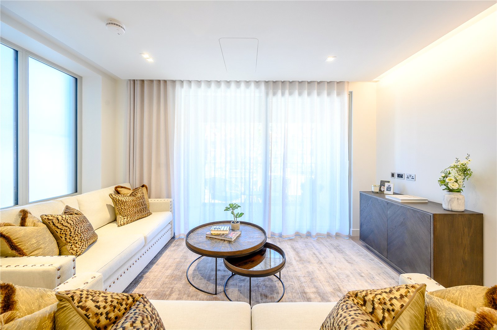 2 Bedroom Flat / Apartment to Rent in West End Gate Hyde Park W2