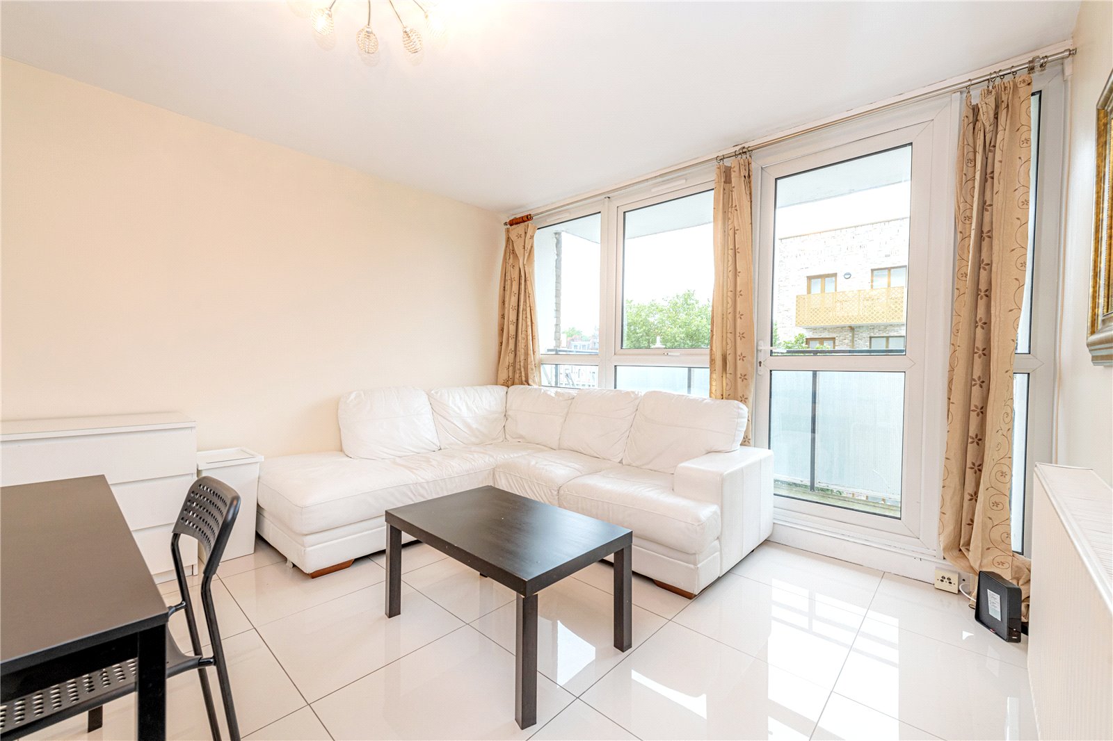 2 Bedroom Flat / Apartment to Rent in Munster Square London NW1