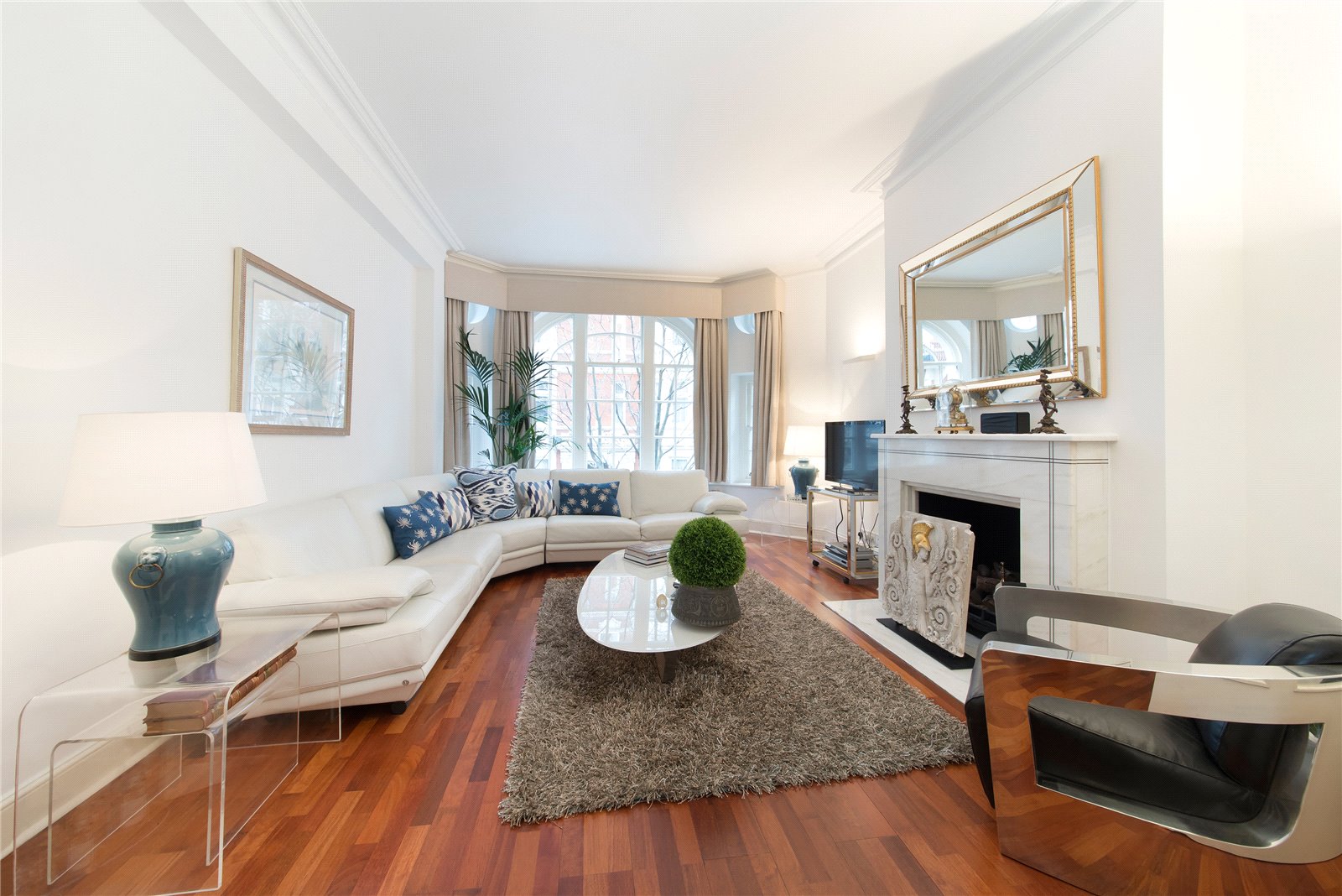 2 Bedroom Flat / Apartment to Rent in Basil Street London SW3