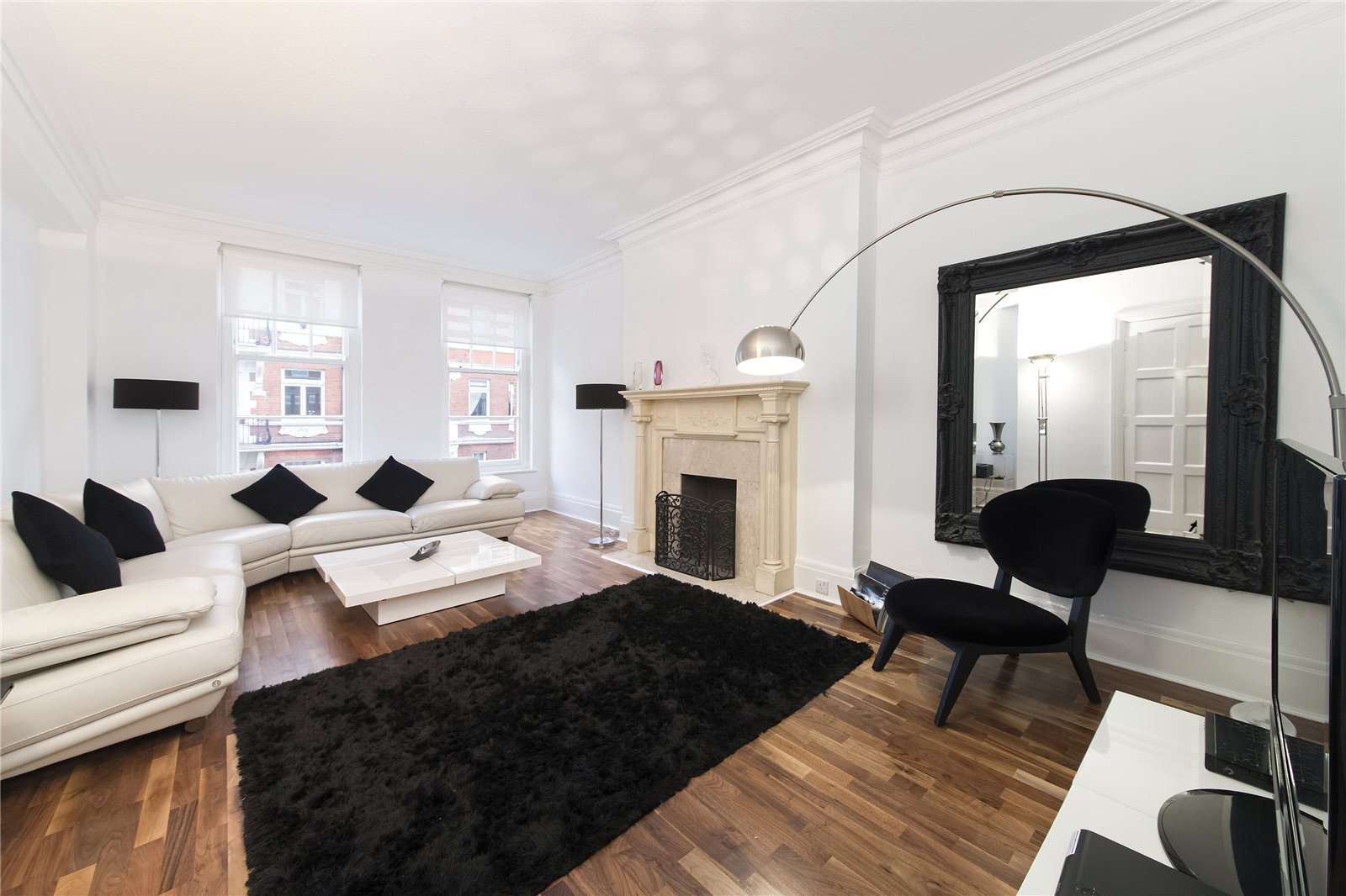2 Bedroom Flat / Apartment to Rent in Basil Street London SW3