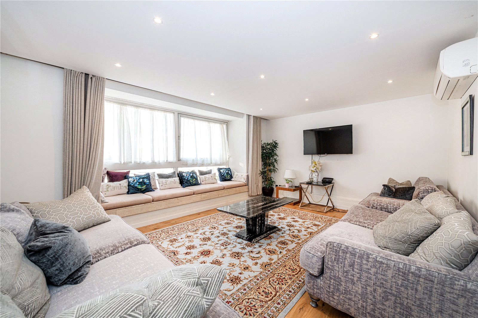 3 Bedroom House for Sale in Porchester Place Hyde Park W2
