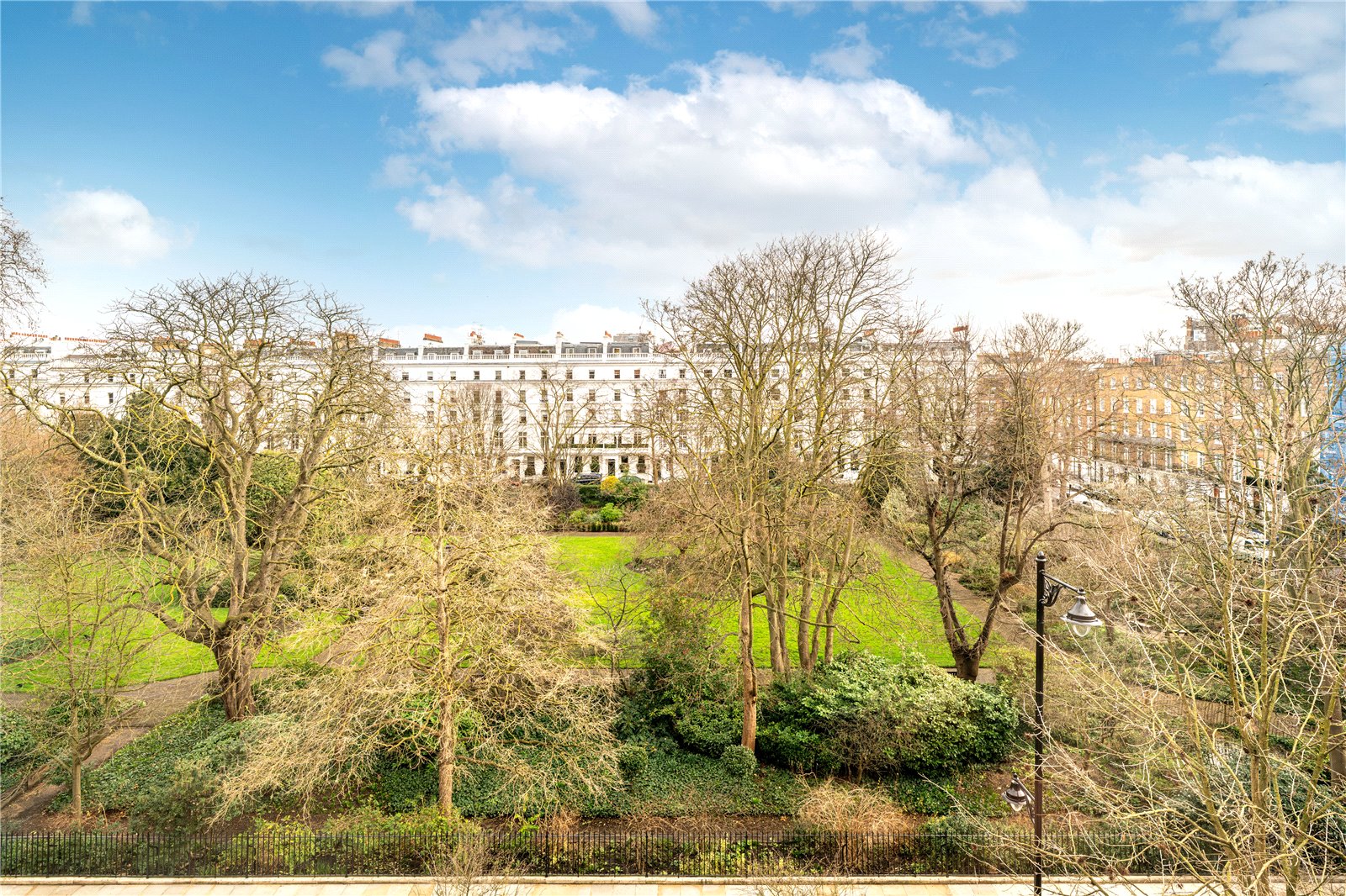 2 Bedroom Flat / Apartment to Rent in Sloane Street London SW1X