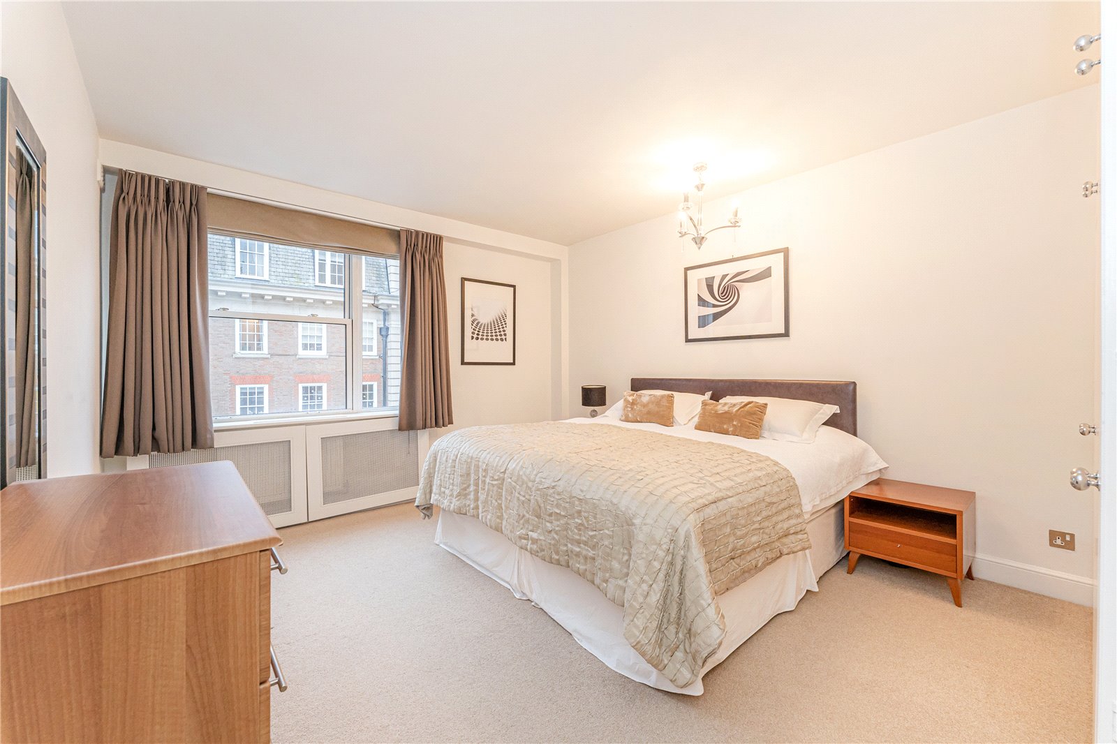 3 Bedroom Flat / Apartment to Rent in Weymouth Street London W1W