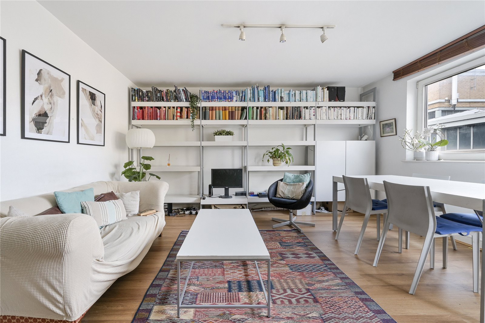 2 Bedroom Flat / Apartment for Sale in Joiners Yard London N1