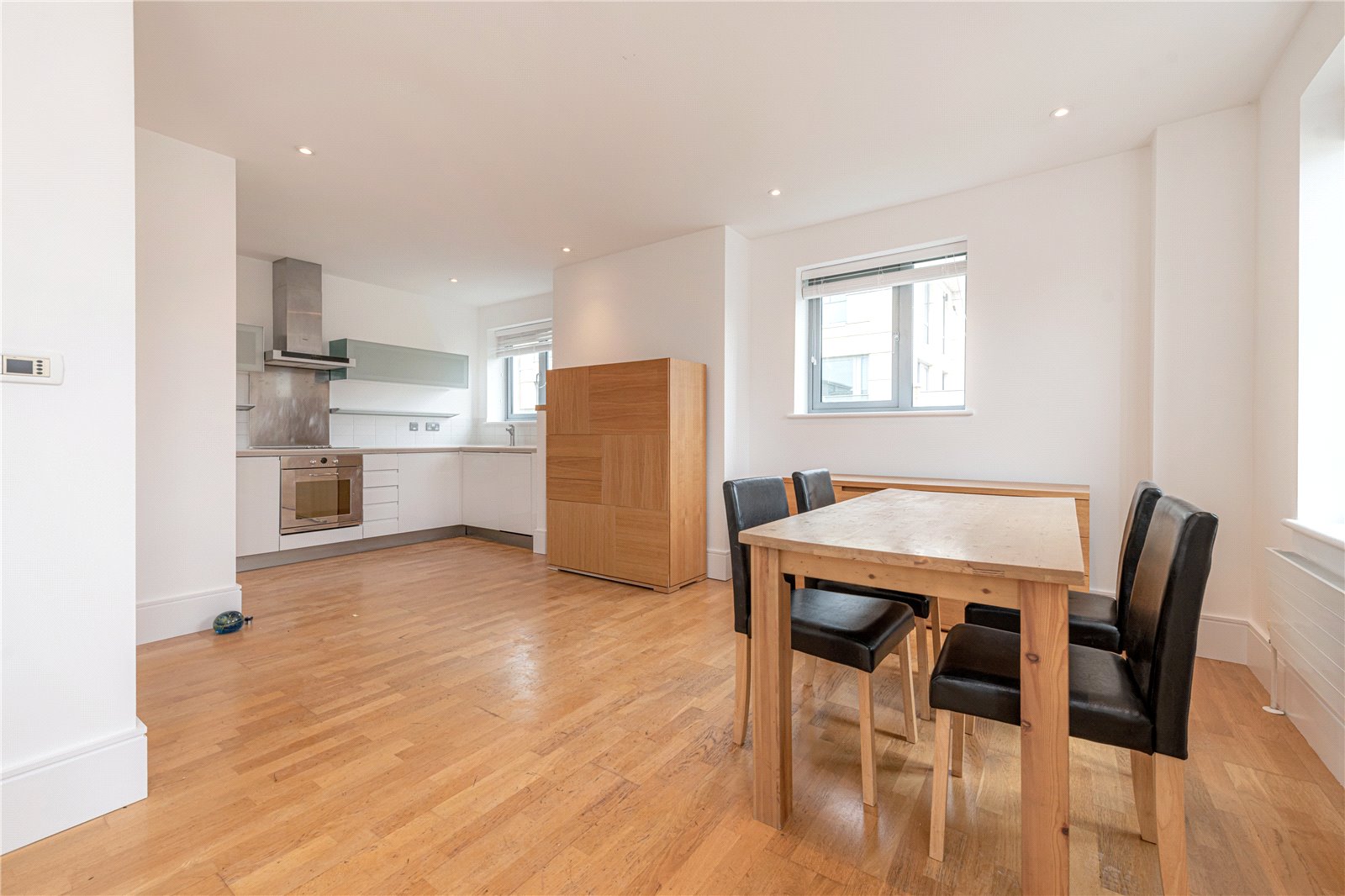 2 Bedroom Flat / Apartment to Rent in Railway Street London N1
