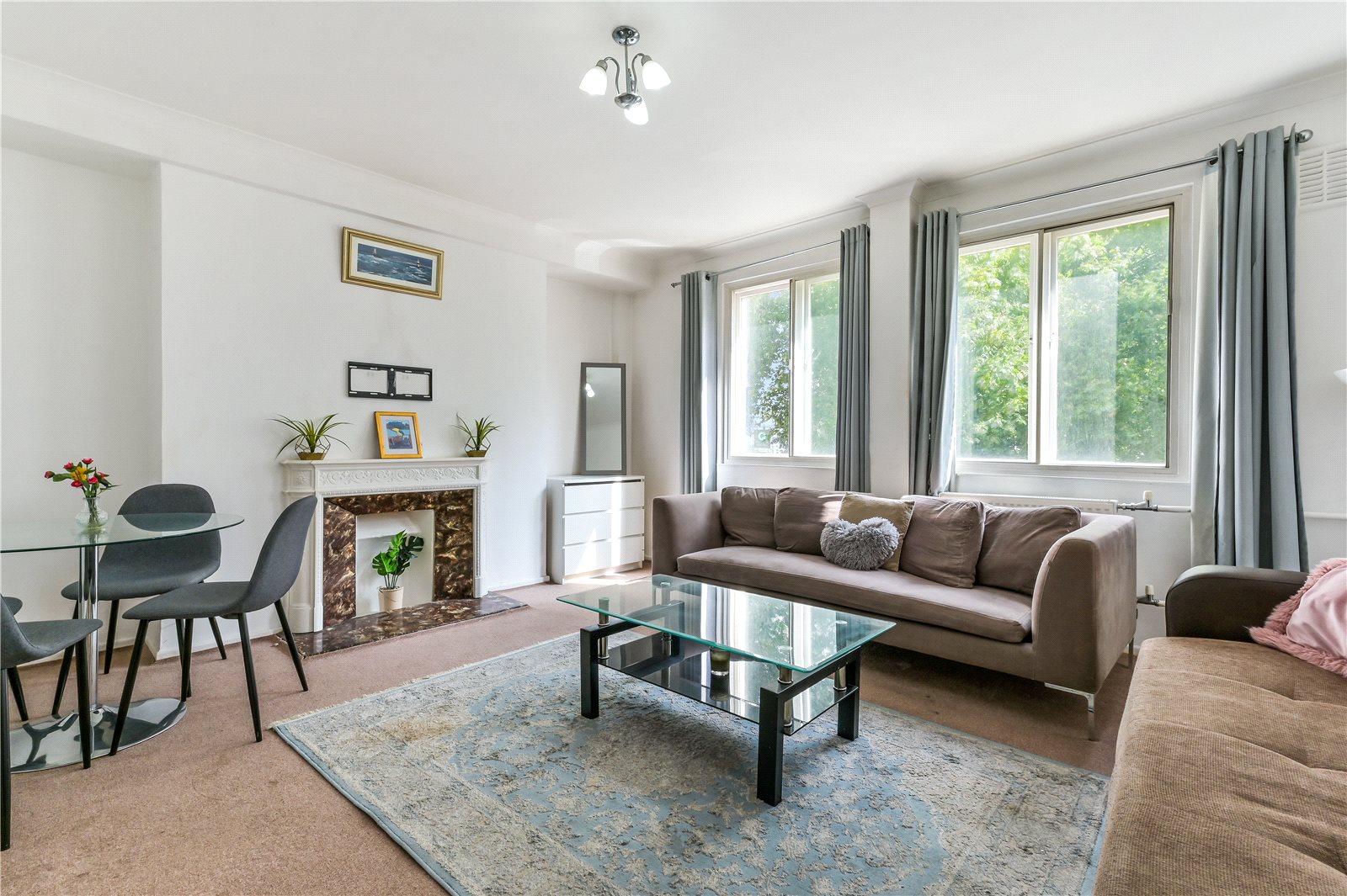 2 Bedroom Flat / Apartment to Rent in Hyde Park Square London W2