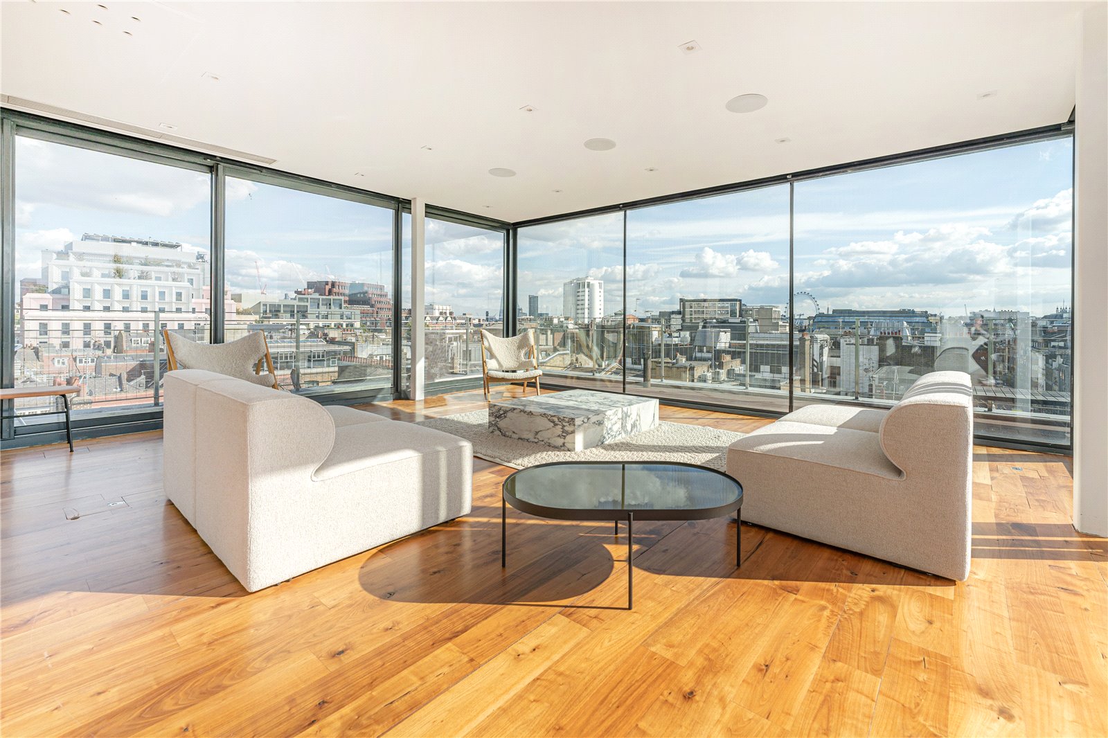 2 Bedroom Flat / Apartment to Rent in Dean Street London W1D
