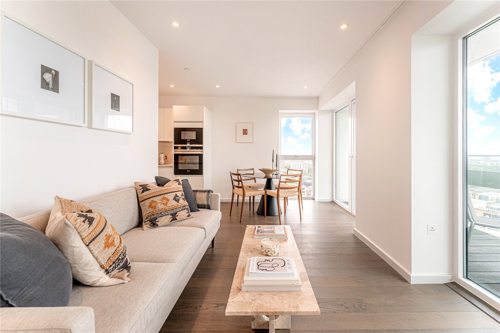 2 Bedroom Flat / Apartment to Rent in York Way London N7