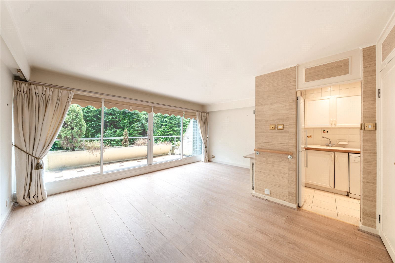 2 Bedroom Flat / Apartment for Sale in Hanover Steps St. Georges Fields W2