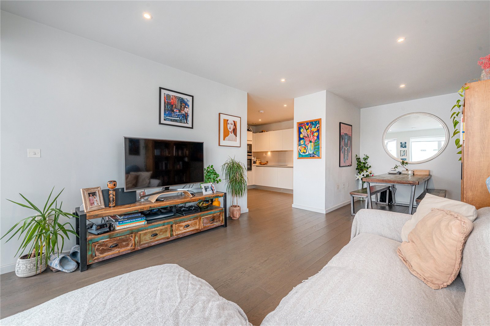 2 Bedroom Flat / Apartment to Rent in 9C York Way Kings Cross N7