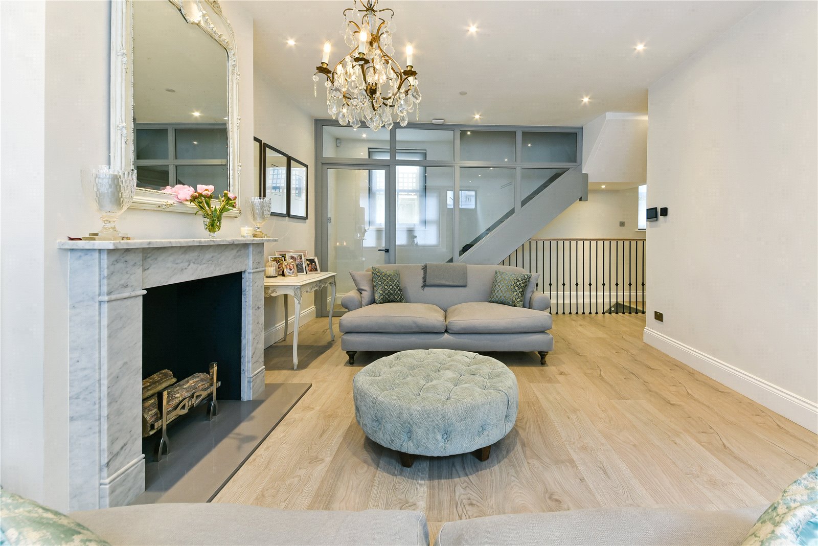 4 Bedroom Garage for Sale in Leinster Mews London W2