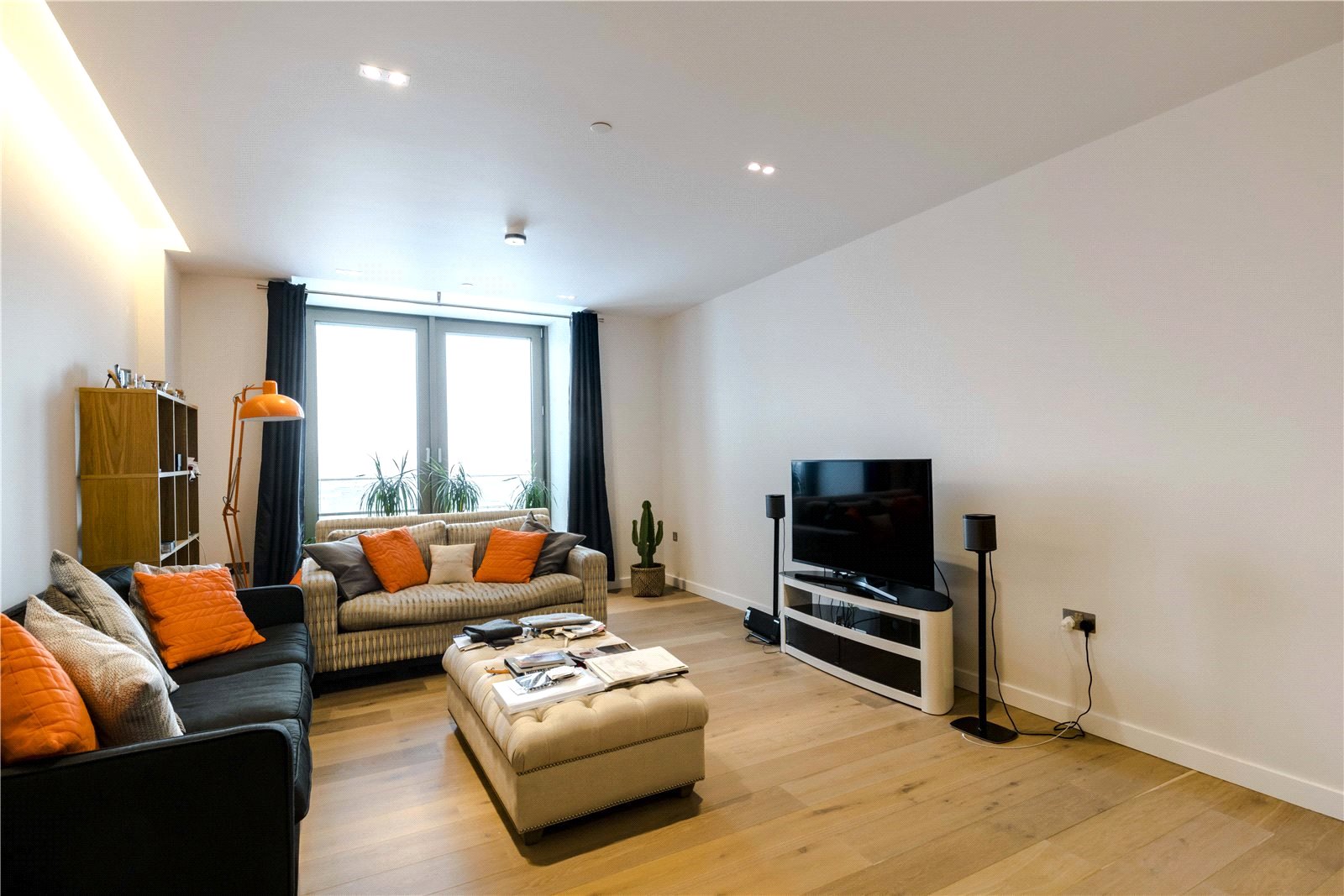 1 Bedroom Flat / Apartment for Sale in Canal Reach London N1C