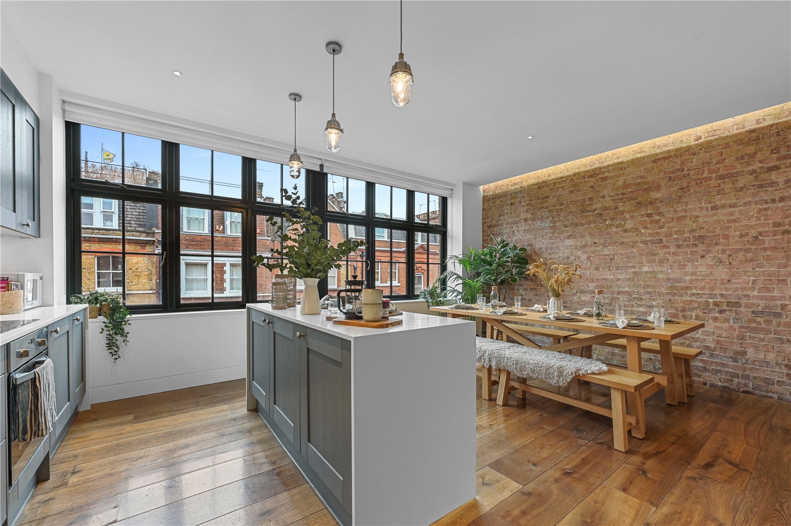 2 Bedroom  to Rent in Great Titchfield Street London W1W