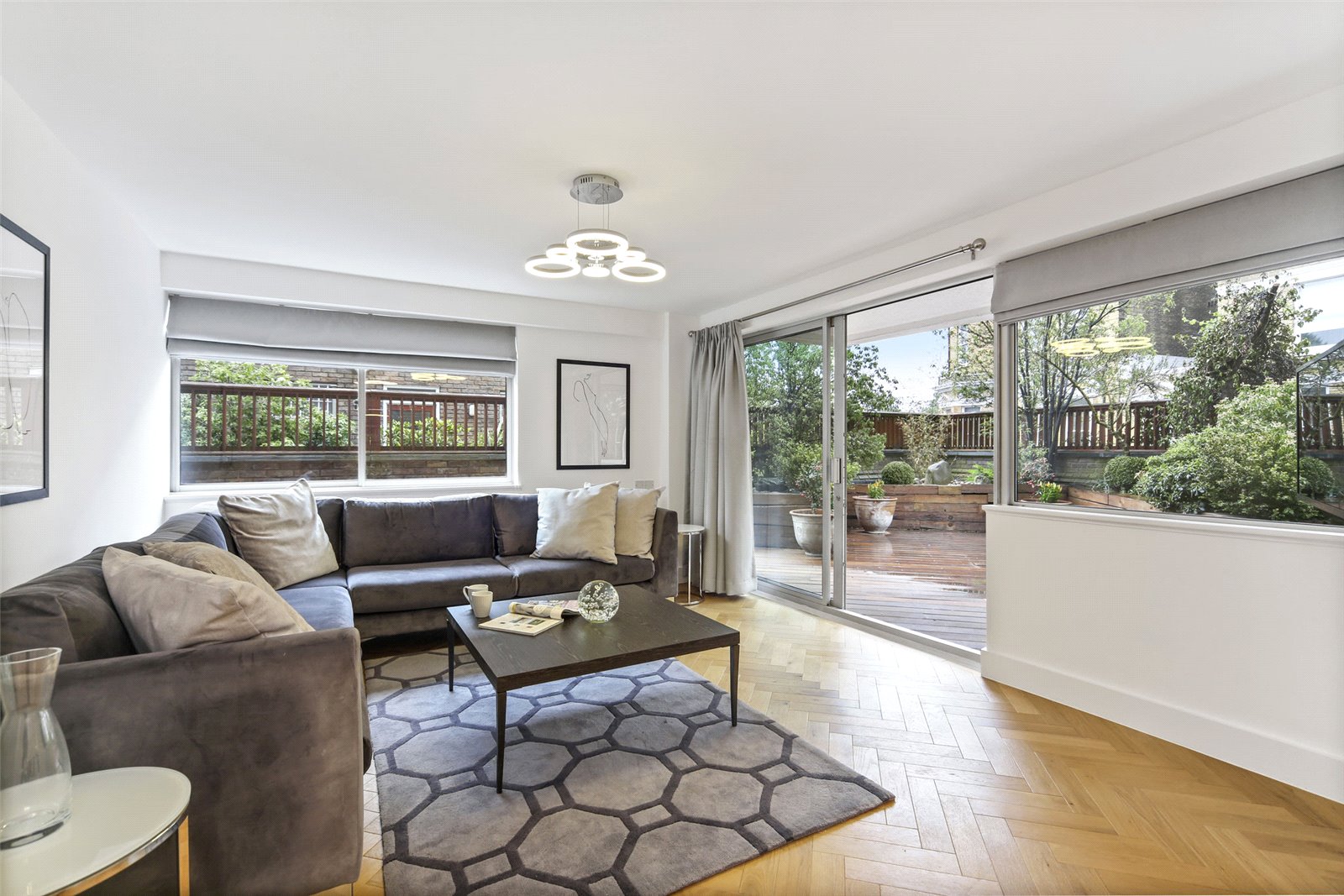 3 Bedroom Flat / Apartment to Rent in Campden Hill Road London W8