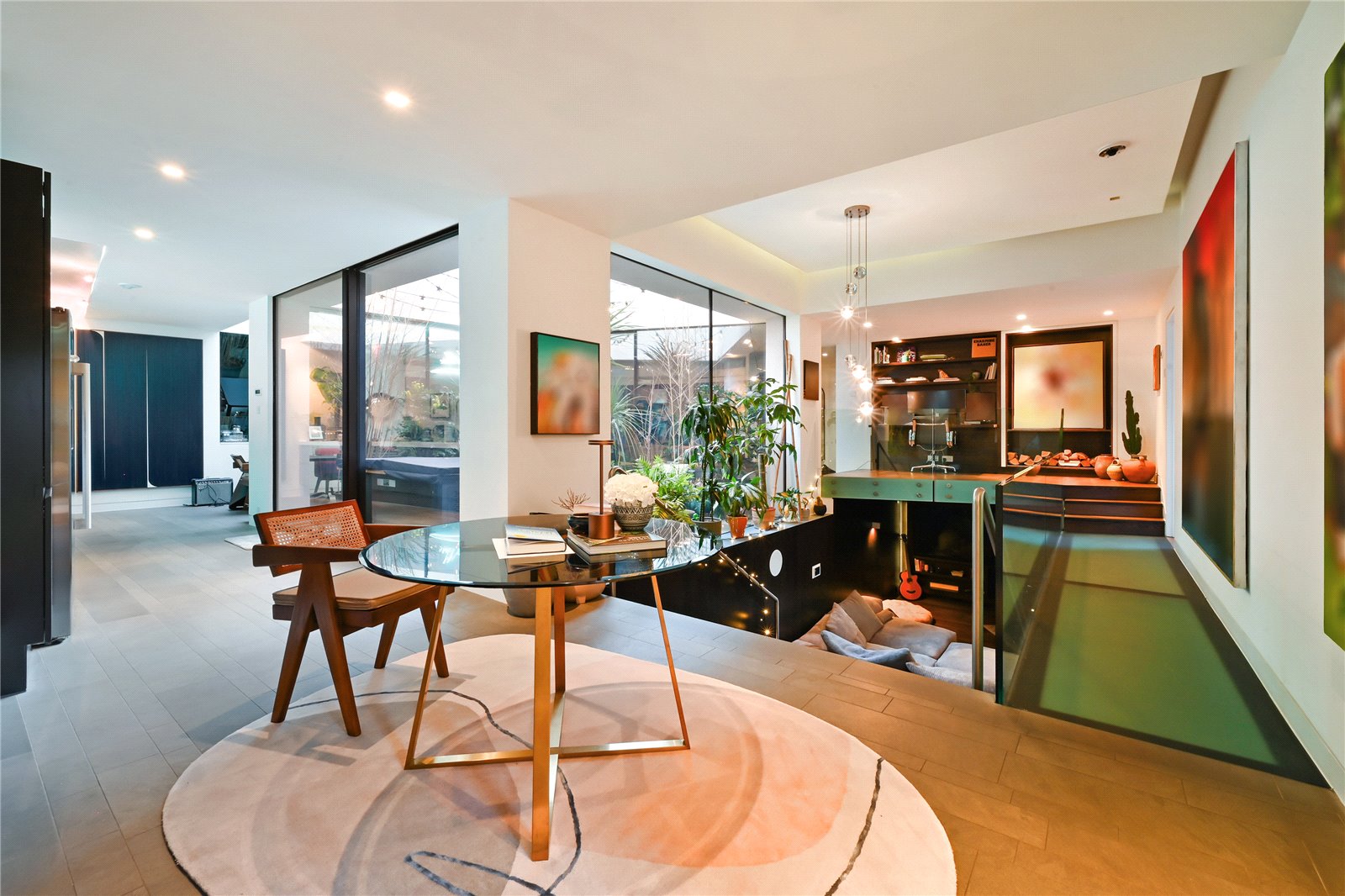 2 Bedroom Flat / Apartment to Rent in Frederick Close London W2