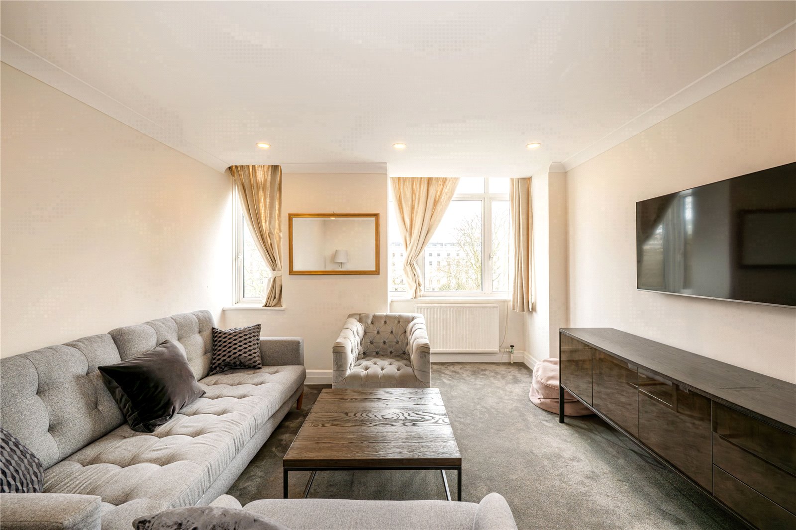 2 Bedroom Flat / Apartment to Rent in Sloane Street London SW1X
