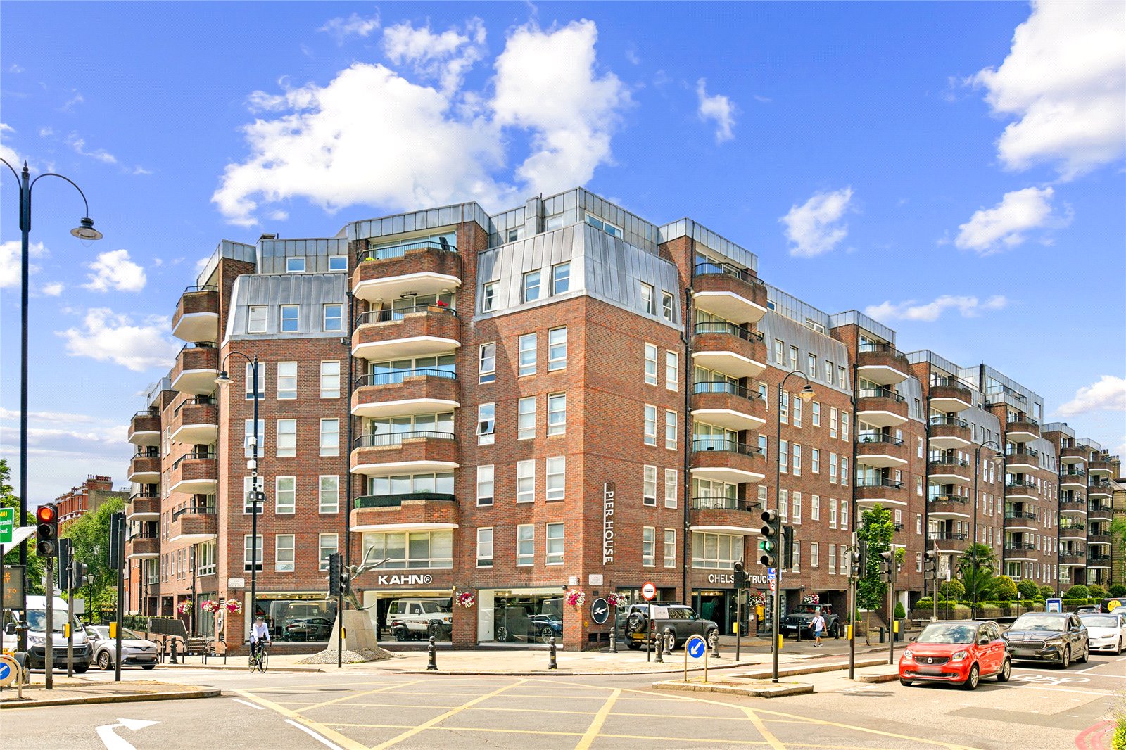 3 Bedroom Flat / Apartment for Sale in Cheyne Walk London SW3